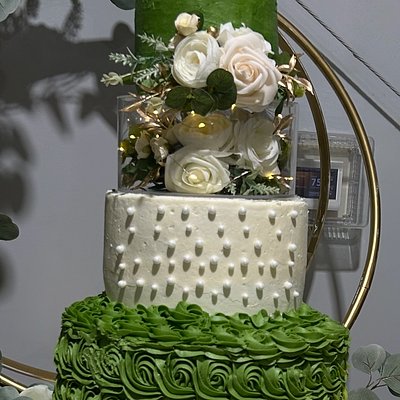 3 Or More Tiered Cakes