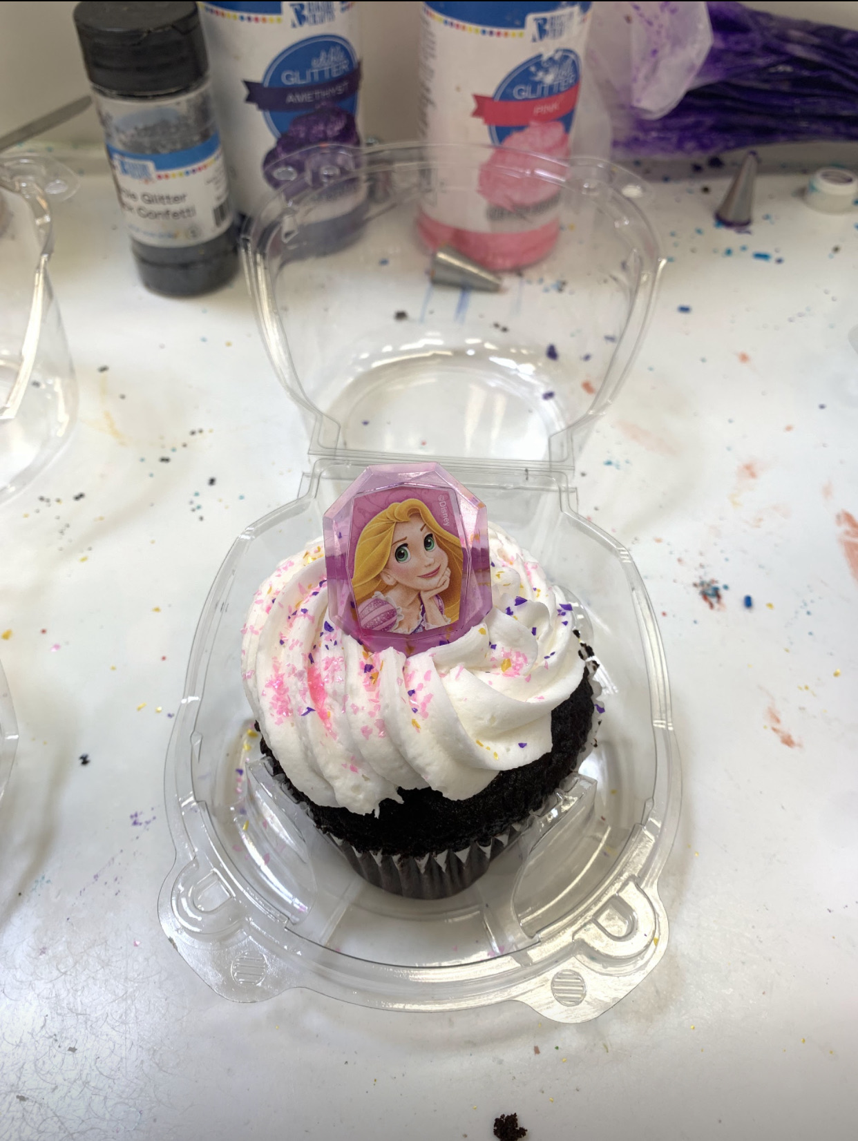 6 Ct Jumbo Cupcakes