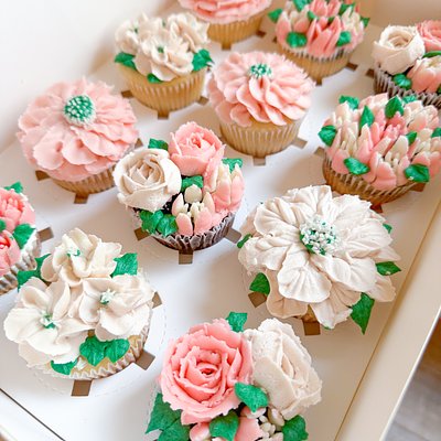 Floral Bouquet Cupcakes