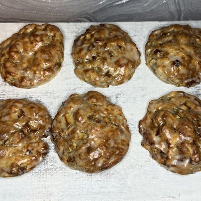 6 Apple Fritters