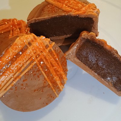 Cake Pucks