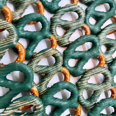 Giant Regular Pretzels 12 Ct. 