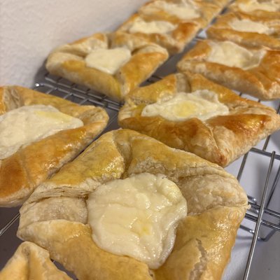 Cream cheese Danish 