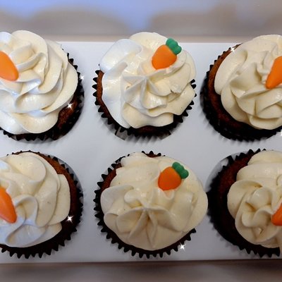 Carrot Cupcakes + Vanilla Cream Cheese Buttercream (Box of 9)
