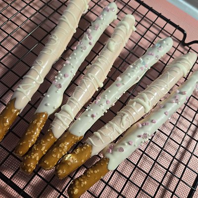 Dipped Pretzel Rods