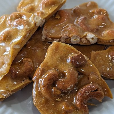 Cashew Brittle 1 Lb.