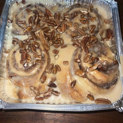 Maple Pecan Cinnamon Rolls- 4 Jumbo 