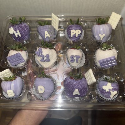 Customized/Freestyle Chocolate Covered Strawberries 🍓 