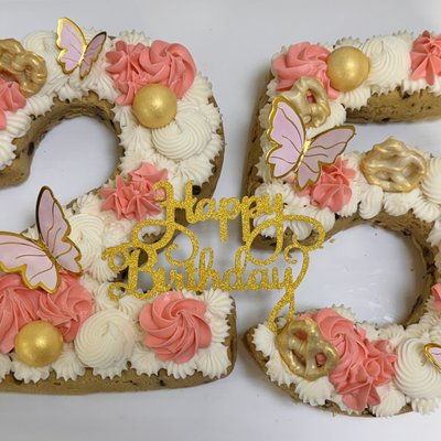 Number Cookie Cakes