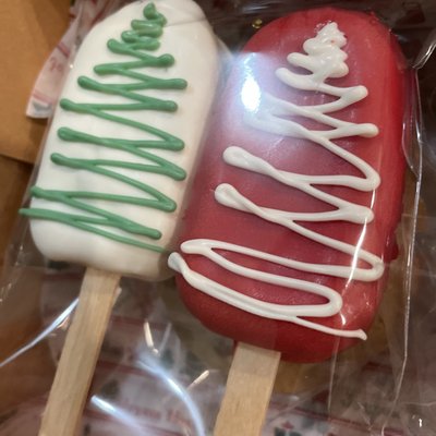 Dessert Table Treats-Cakesicles 