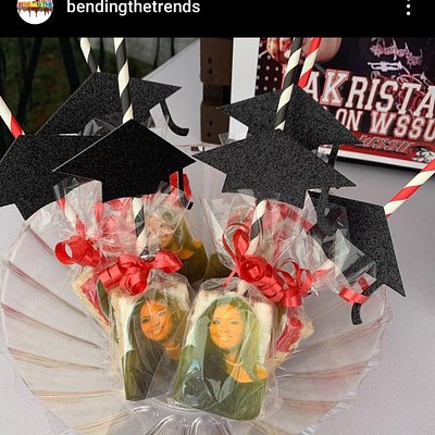 Graduation Rice Krispy Treat w Edible Pictures & Toppers