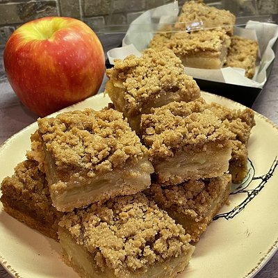Apple Crumb Bars (1/2 recipe) 