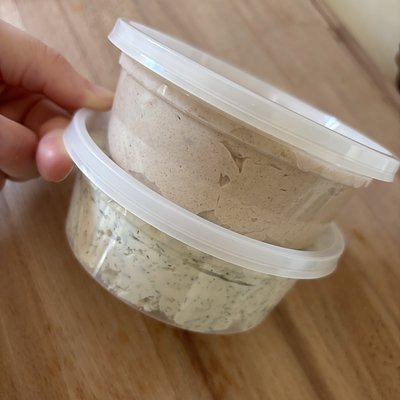Dill & Garlic Whipped Cream Cheese 8oz