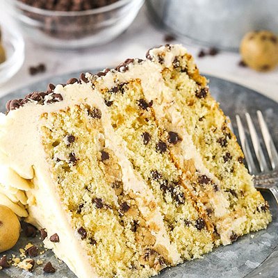 8" Chocolate Chip Cookie Dough Cake