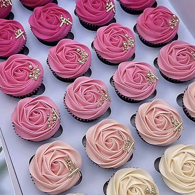 ✨ Classic Basic Cupcakes – 1 Dozen (12)