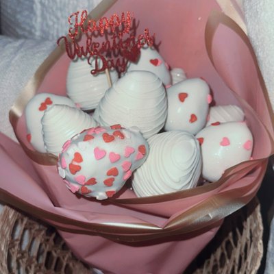 Large (13) Strawberry Bouquet