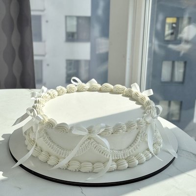 10 Inch Round (Single Tier)