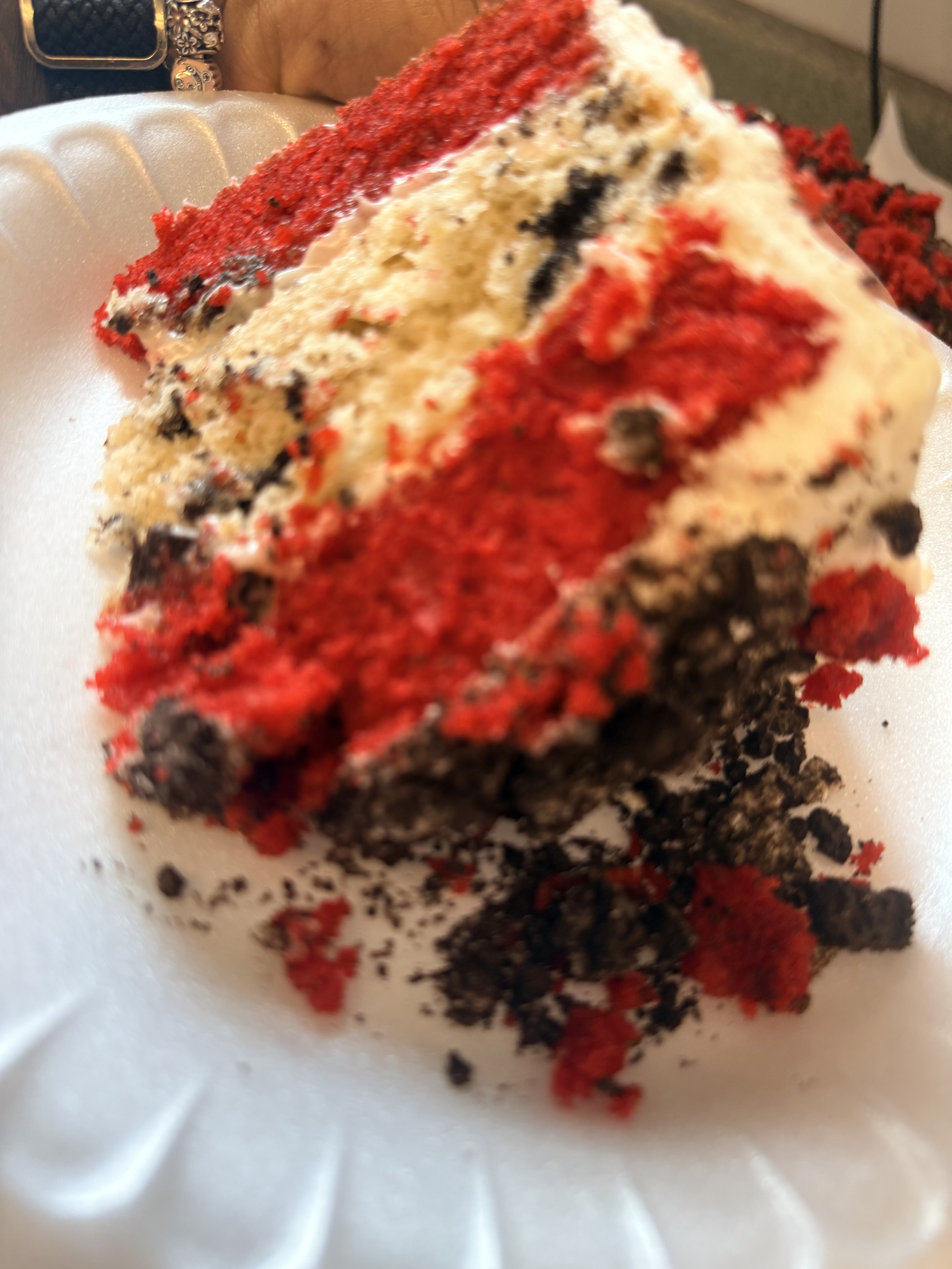 Red Velvet & Cookies N Cream Cake Slice