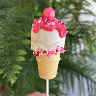 Custom Cake Pops