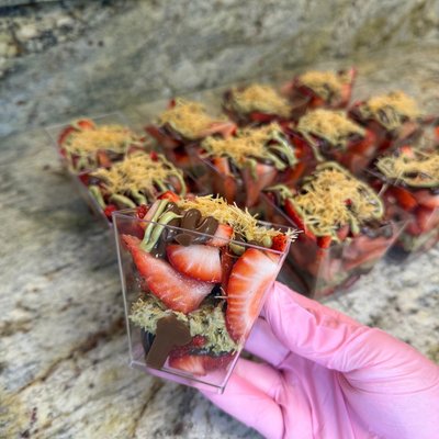 Mini Dubai Cups