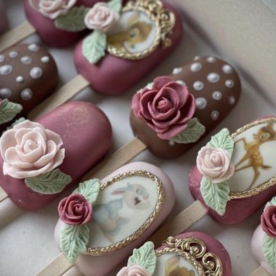 Signature Cakesicles