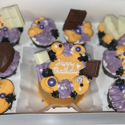 Bento 4 Inch Cake 🍰 and 8 Cupcakes 🧁 Box