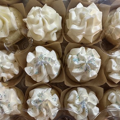 Dozen Basic Cupcakes 