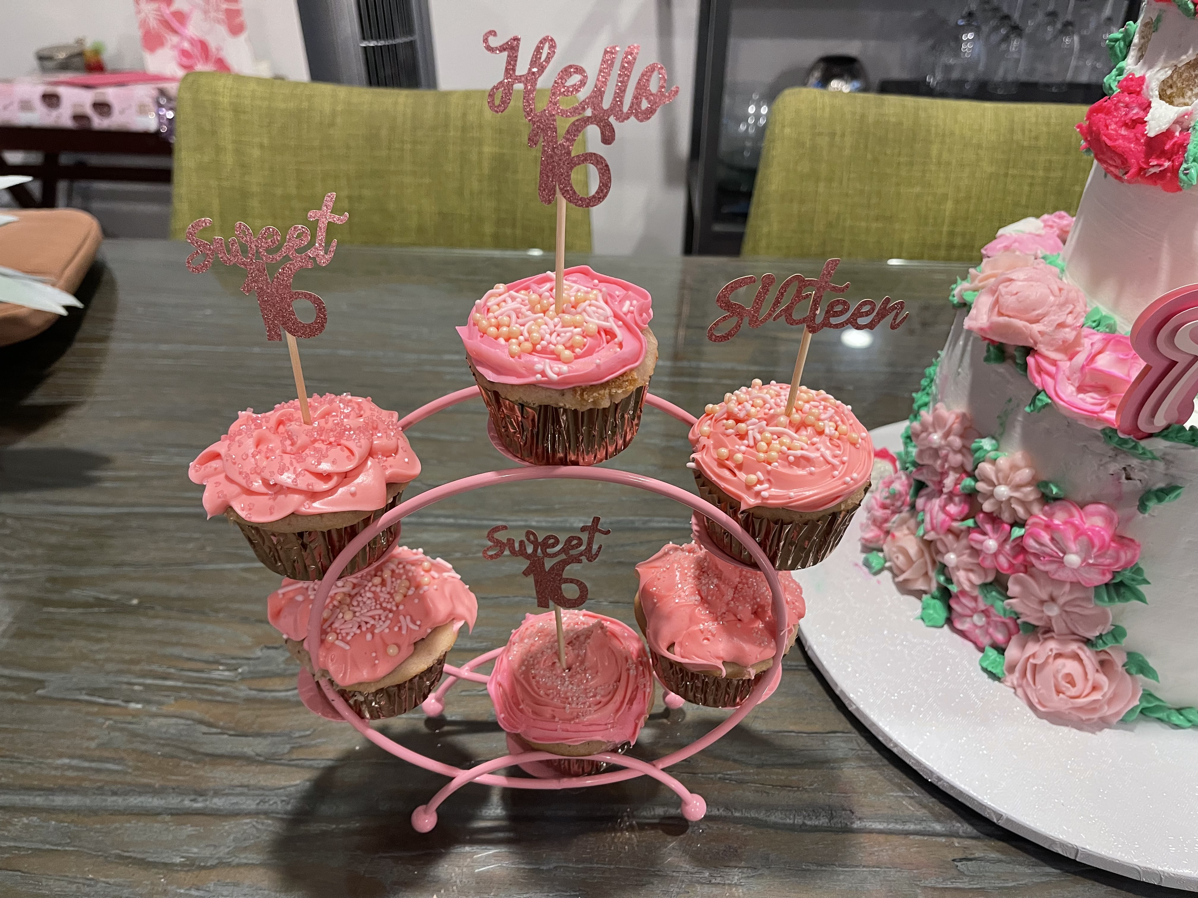 Sweet 16 Cupcakes 