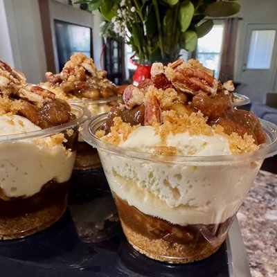 Praline Pecan Cheesecake Delight