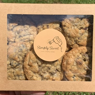 Oatmeal Raisin Cookies With Chocolate Chips