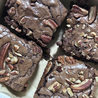 One Dozen Brownies - With Pecans 