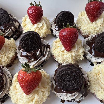 6 Specialty Cupcakes