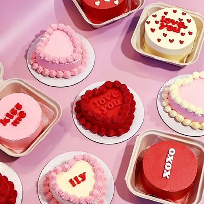 6” Circle Valentines Cake