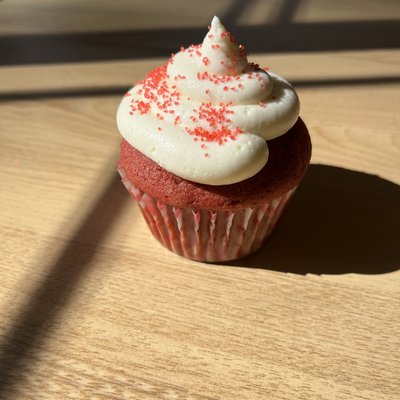 Red Velvet Cupcakes~Buttercream Or Cream Cheese Frosting 