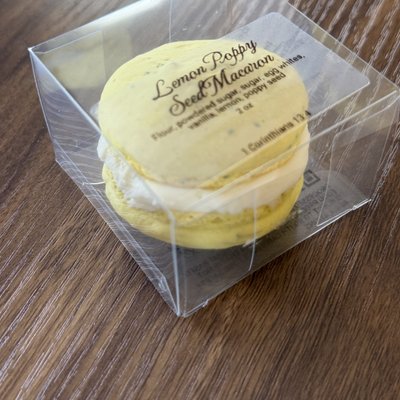 Lemon Poppy Seed Macaron
