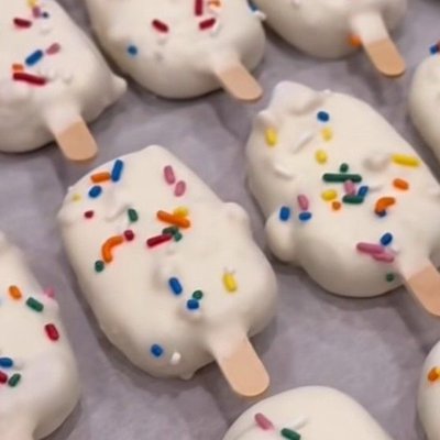 Cakesicles