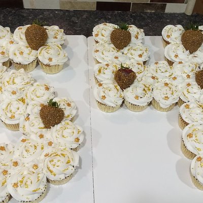 Number Cupcake Cake With Strawberries Feeds 52 Ppl Vanilla & Buttercream Frosting 