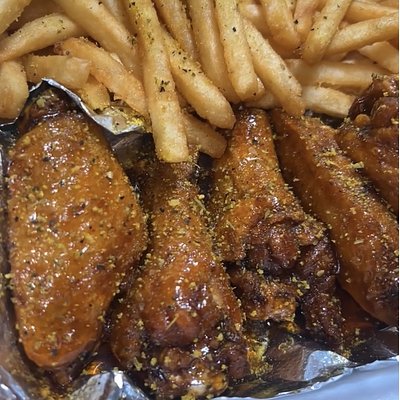 (6) WINGS N FRIES 