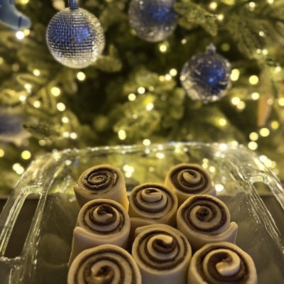 Dozen Cinnamon Rolls (Take-and-Bake)