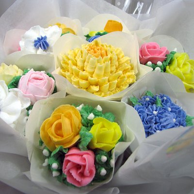 Standard Size Floral 7 Cupcake Bouquet