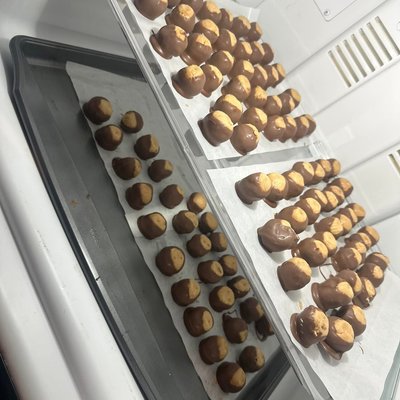 1 Dozen Buckeyes 