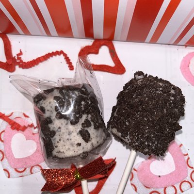 Chocolate Dipped Marshmallows 