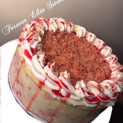 Strawberry Crunch Cheesecake 