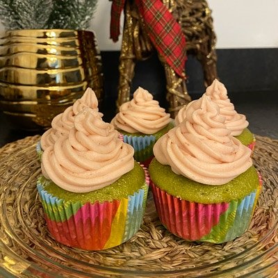 Matcha White chocolate Cupcake With Strawberry Frosting 6 Count