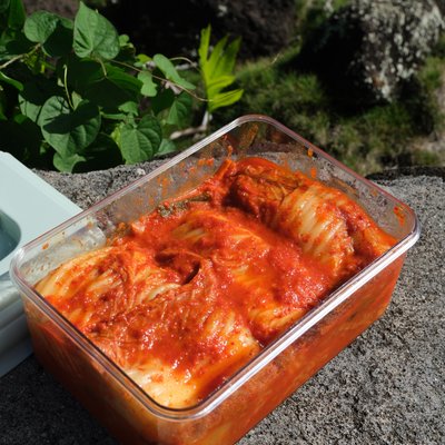 Spicy Whole Leaf Kimchi Box 2.54L