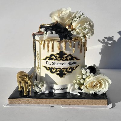 Medium Celebration Cake (8" Feeds 20)