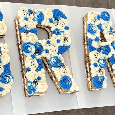 Graduation Cookie Cakes