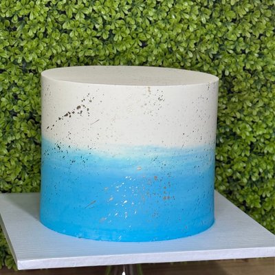 Classic Minimalist Cakes