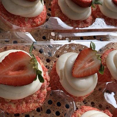 (6) Half Dozen Strawberry Crunch Cupcakes 