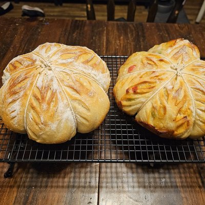 Hot Pepper -N- Cheddar Sourdough 